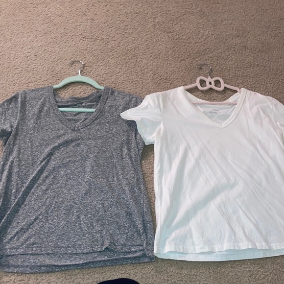 Women’s Universal Threads Short Sleeve Bundle - Picture 1 of 3
